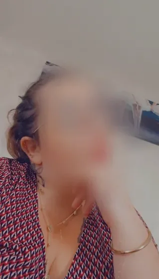 Ayse, 24