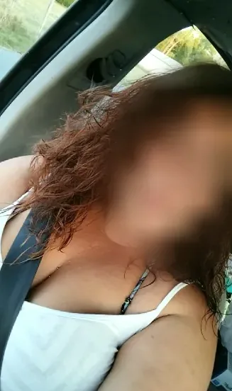 Carla, 28