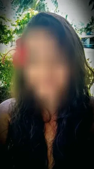 Elena, 40