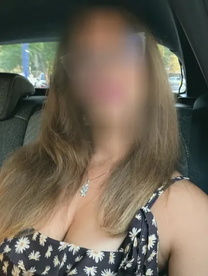 Emilia, 30
