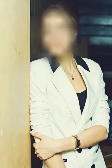 Isabell, 30