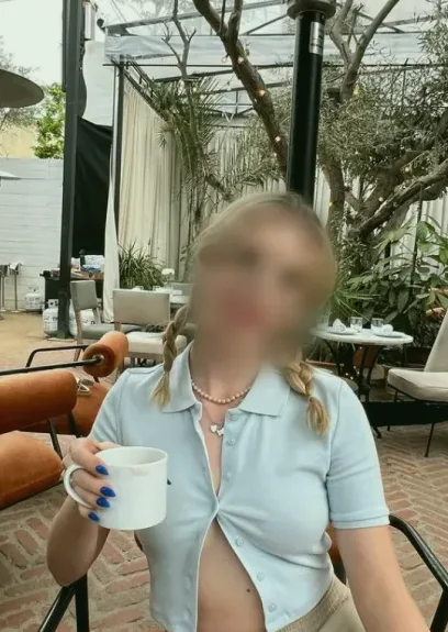 Josephine, 27