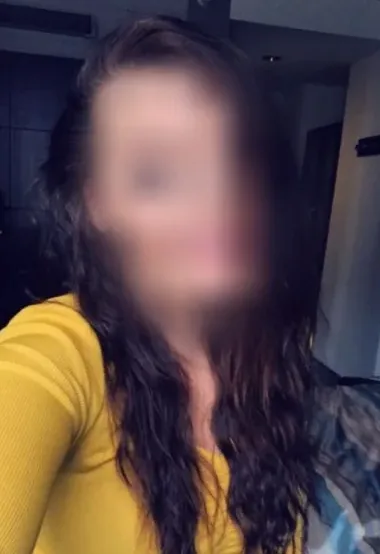Laura, 35