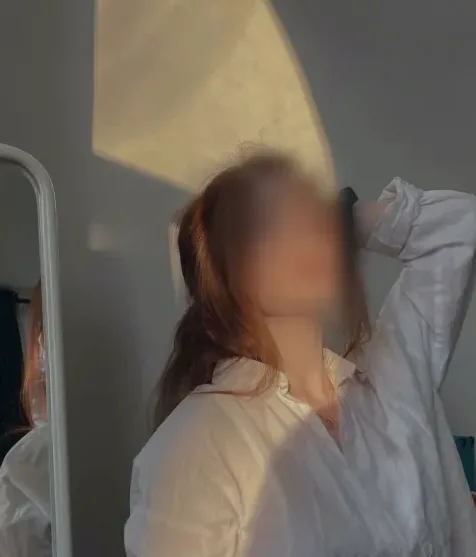 Nicole, 21