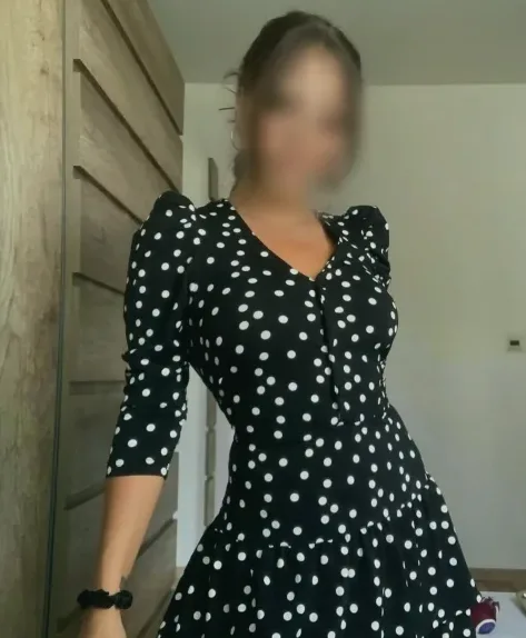 Nina, 32