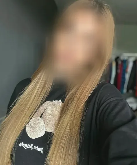 Pauline, 28