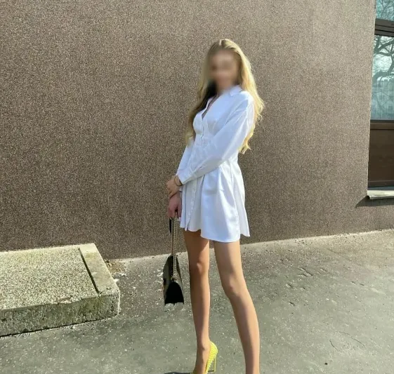 Ramona, 28