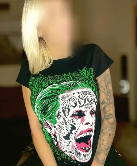 Sabrina, 36