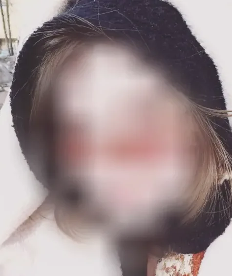 Selina, 19
